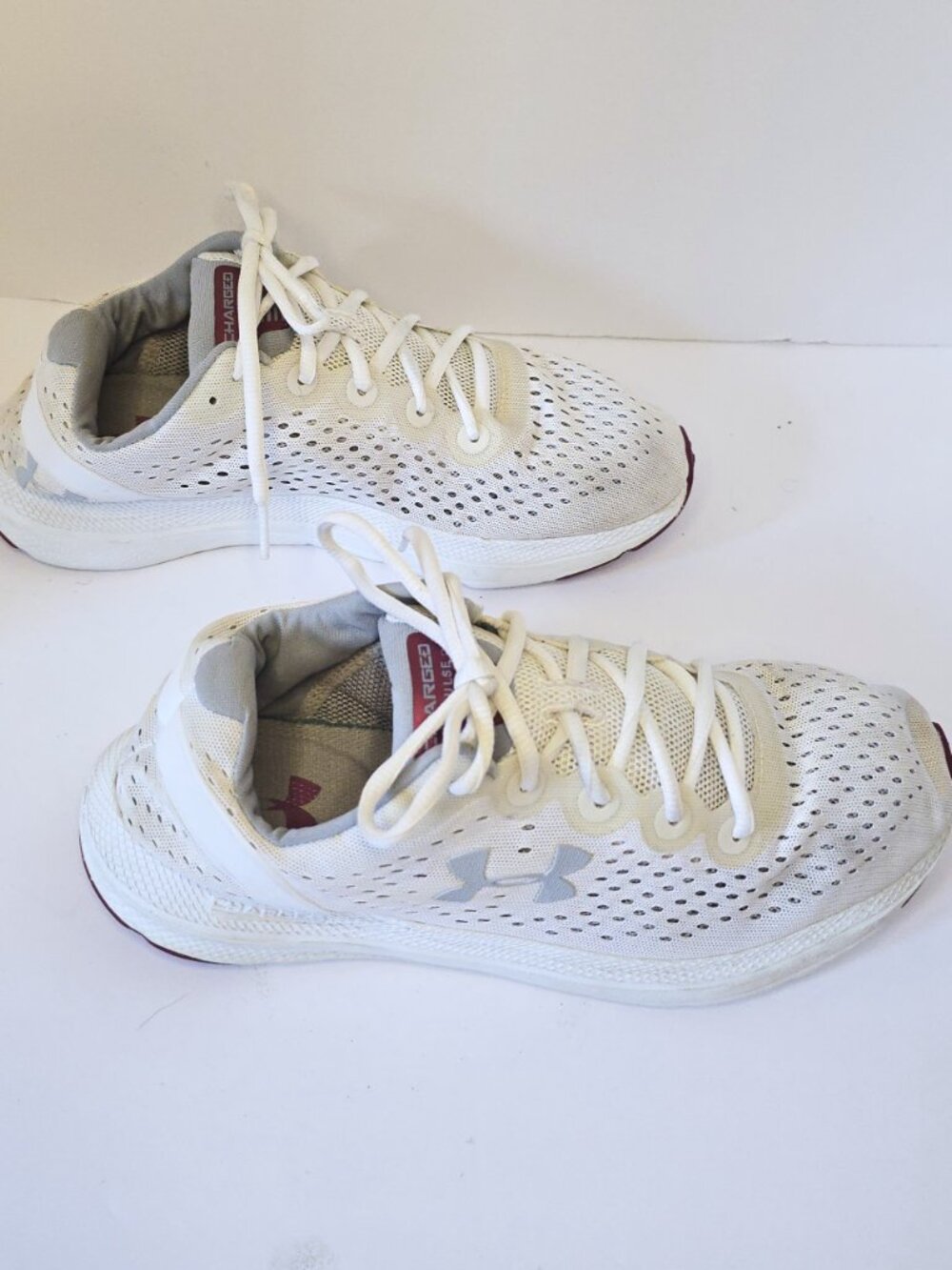 Under Armour Charged Impulse Womens Sneakers Size 10 White Burgundy Knit Stains